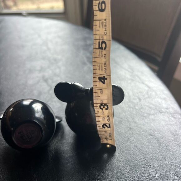 Minnie Mouse & Mickey Mouse Salt & Pepper Shakers - Picture 7 of 7